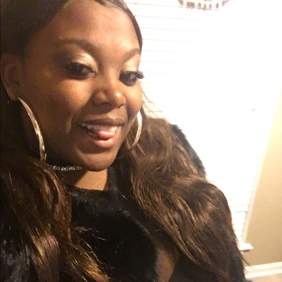 Profile Picture of Kennedy Roy (@kr122597) on Poshmark