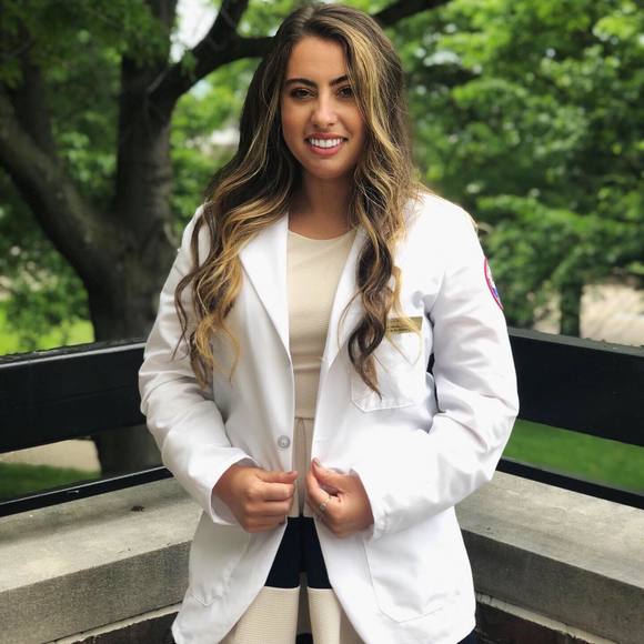 Profile Picture of Andi Hrusovsky (@hrusovskya) on Poshmark