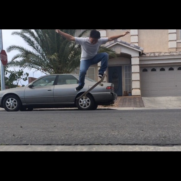 Profile Picture of Andy Khamsengmanivong (@andykham) on Poshmark