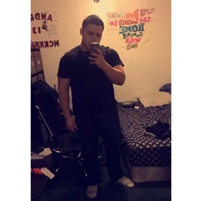 Profile Picture of Andrew McKeehan (@drrreeewwwbieee) on Twitter