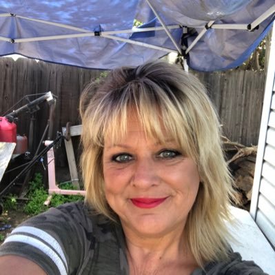 Profile Picture of Shelley Graves (@graves_shelley) on Twitter