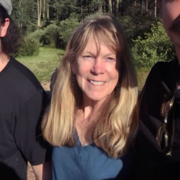 Profile Picture of Chris Amos (@amosconsulting) on Poshmark