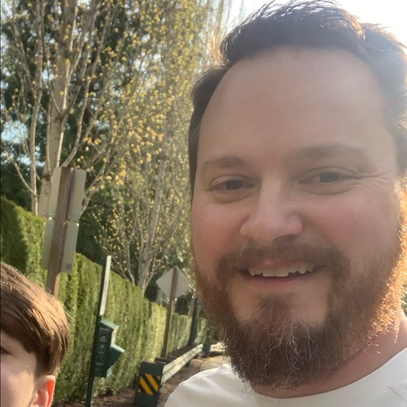 Profile Picture of Darren Lockwood (@douglaslandt) on Poshmark