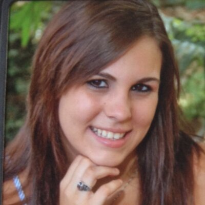 Profile Picture of Alice Welch (@AlicehasWings) on Twitter