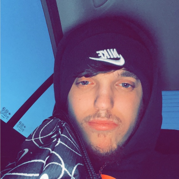 Profile Picture of Dillon Neal (@youslowash) on Poshmark