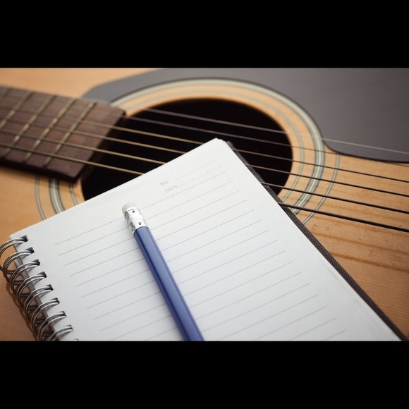 Profile Picture of John Cook (@jcook324) on Poshmark