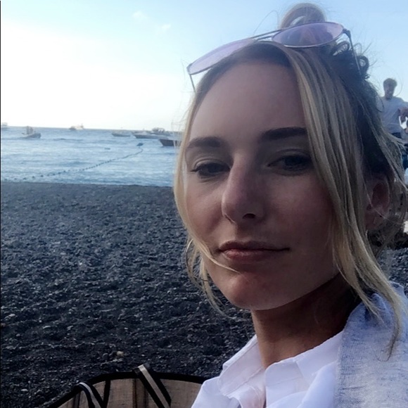 Profile Picture of Nikki Judd (@juddnico) on Poshmark