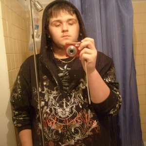 Profile Picture of Brad Halbleib (@b_rizzel57) on Myspace