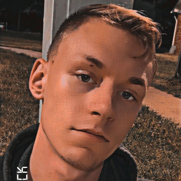 Profile Picture of Robert Warrlock (@not.ur.favorite.pisces) on Tiktok