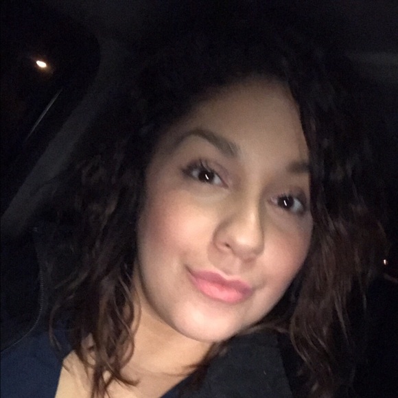 Profile Picture of Iris Lopez (@chula1111) on Poshmark