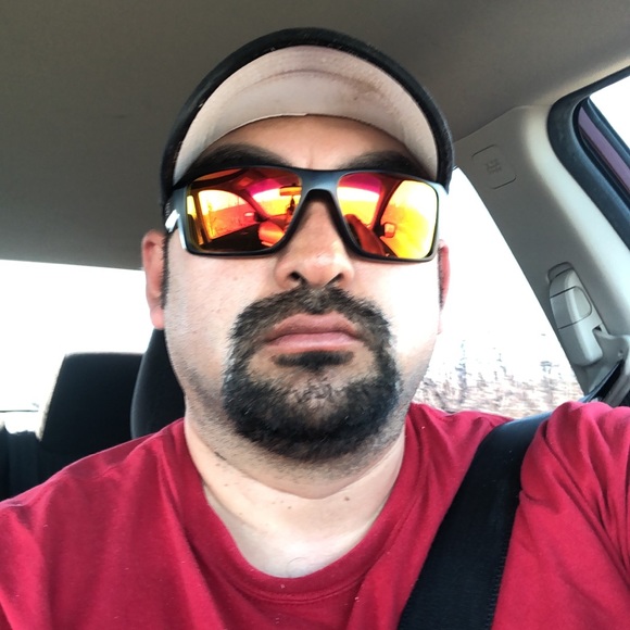 Profile Picture of Luis Guzman (@anuarguzman85) on Poshmark