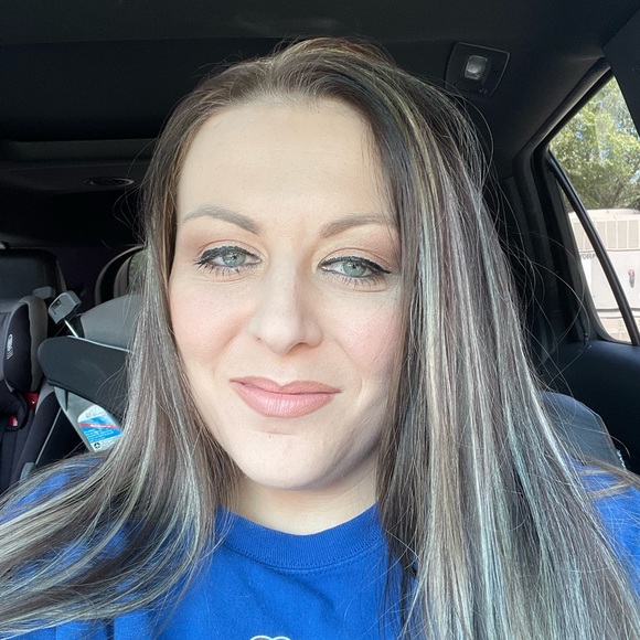 Profile Picture of Stevie Knight (@sknight092614) on Poshmark