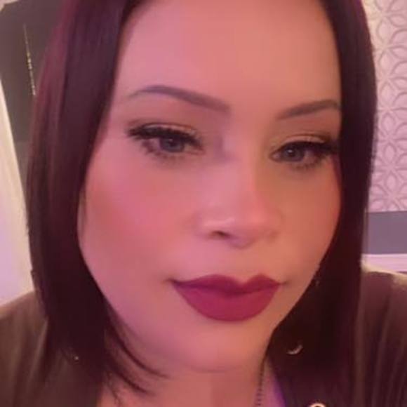 Profile Picture of Rosio Gutierrez (@rosio_gutierrez) on Poshmark