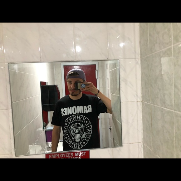 Profile Picture of Joe Emmenegger (@josefphhh) on Poshmark
