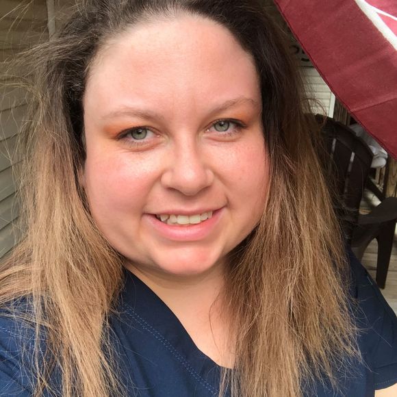 Profile Picture of Stephanie Castleberry (@stephanie2b) on Poshmark