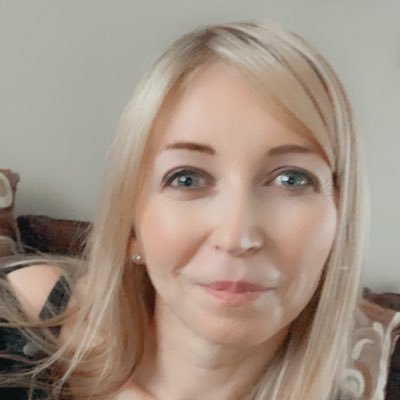 Profile Picture of Dawn Evans  🐝 (@DawnEvans1218) on Twitter