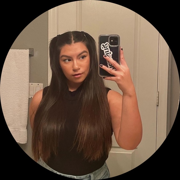 Profile Picture of Alejandra Preciado (@_aleprec01) on Poshmark