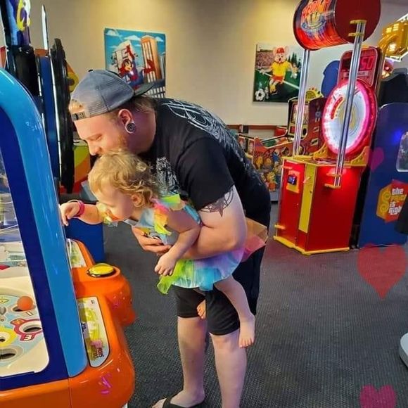 Joel Mcmillan - Poshmark Profile Picture of Joel Mcmillan (@kingreeree6622) on Poshmark