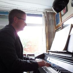 Profile Picture of Andrew MacGillivray (@SubtlePiano) on Twitter