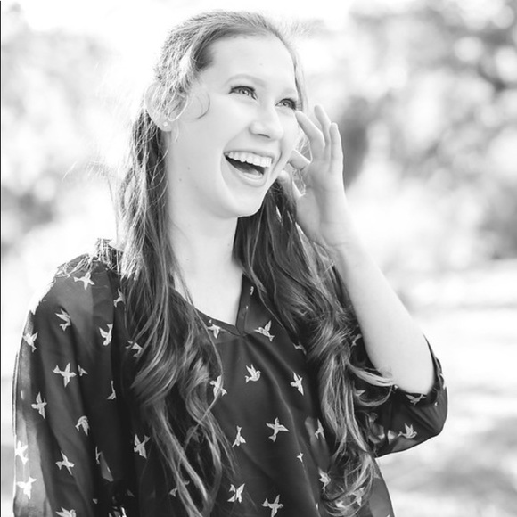 Profile Picture of Sidney Jankanish (@sjankanish) on Poshmark