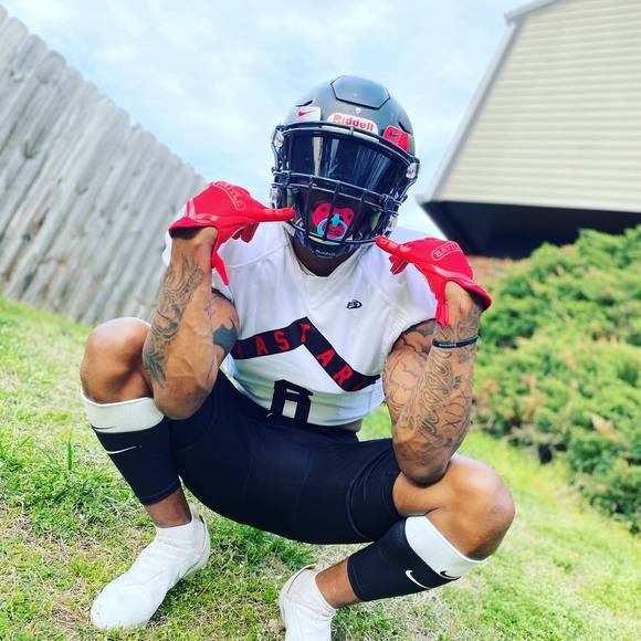 Profile Picture of Tj Pouncey (@nxsty6) on Poshmark