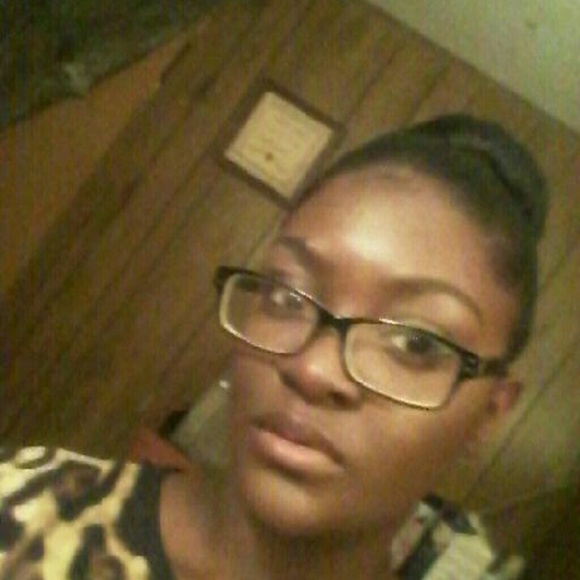 Profile Picture of Iris Ward (@msiris123) on Poshmark