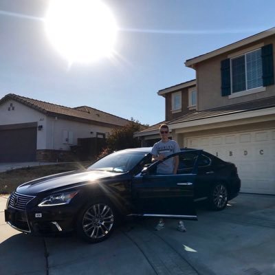 Profile Picture of Aleksandr Tkachenko (@tkchenko) on Twitter