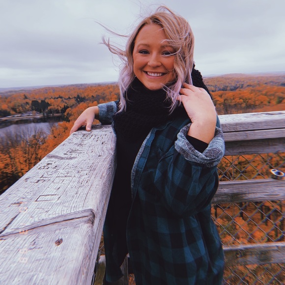 Profile Picture of Madeline Higgins (@madelineh8) on Poshmark