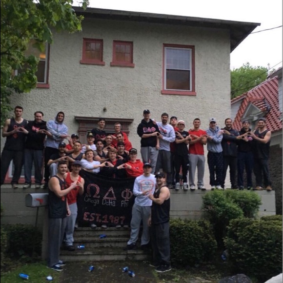 Profile Picture of Jason Schneller (@jason8796) on Poshmark