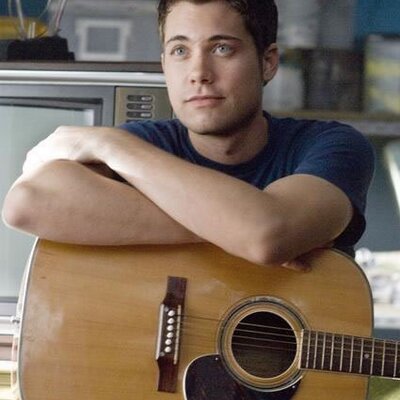 Profile Picture of Andrew Edgar Seeley (@thedrewseeley) on Twitter