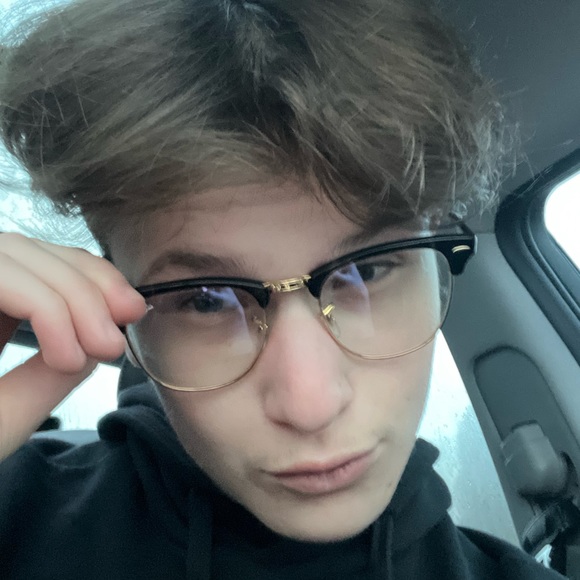 Profile Picture of Logan Tarrant (@tarrantlogan06) on Poshmark