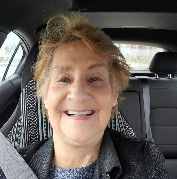 Profile Picture of Donna Von burgsdorff (@dona1vb) on Poshmark