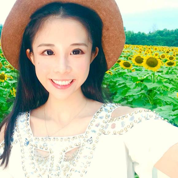 Profile Picture of Ruby Pan (@rpan2) on Poshmark