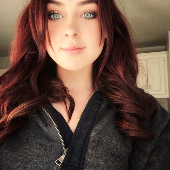 Profile Picture of Avery Hamlin (@averyeast) on Poshmark