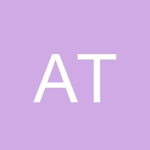 Profile Picture of Andrea Tannis (@andrea_tannis) on Poshmark