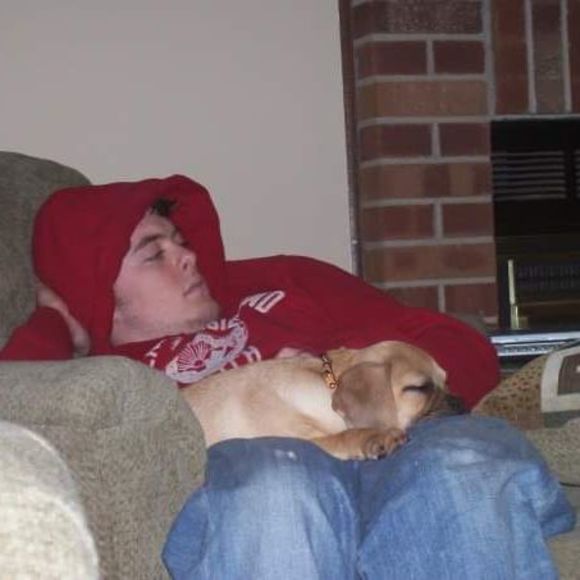Profile Picture of Brandon Walter (@walterb583) on Poshmark