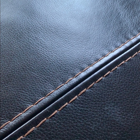 Profile Picture of Kimberly Suchora (@ksuchora82) on Poshmark