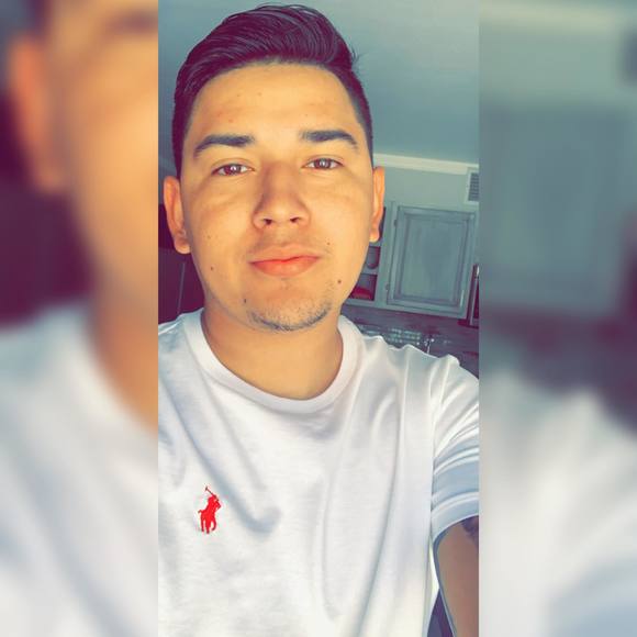 Profile Picture of Pete Lara (@petelara) on Poshmark