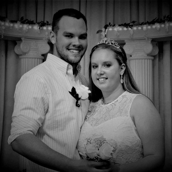 Profile Picture of Samantha Brodt (@samijune22) on Poshmark