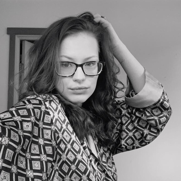 Profile Picture of Kazes Parsick (@theposhgalkazes) on Poshmark