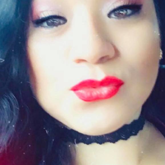 Profile Picture of Claudia Ramirez (@zflor15) on Poshmark