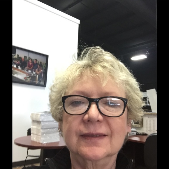 Profile Picture of Karen Werkman (@kwerkman) on Poshmark