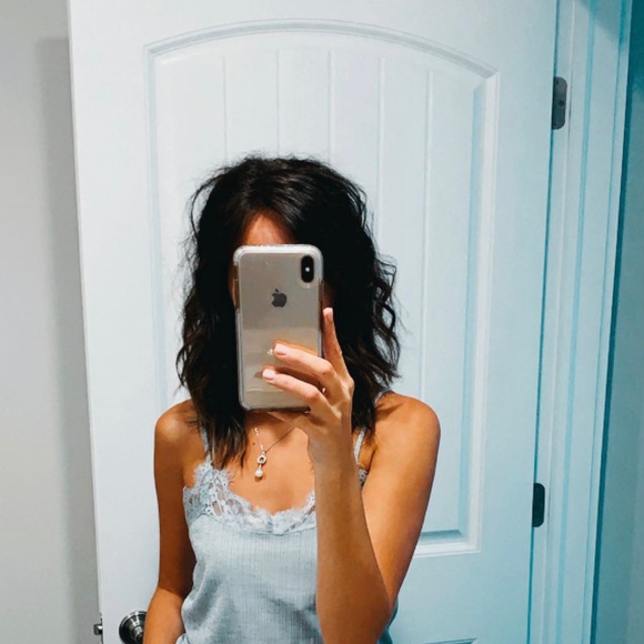 Profile Picture of Lauren Lyerla (@llyerla) on Poshmark