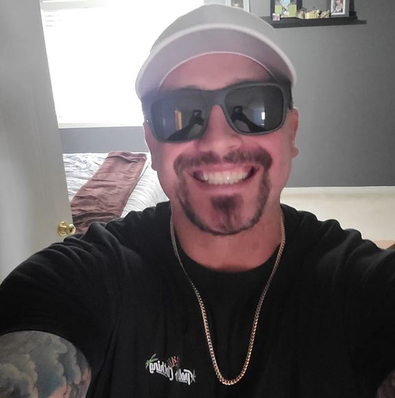 Profile Picture of Michael Christopher (@michaelchris412) on Poshmark