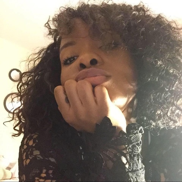 Profile Picture of Charrise Davis-rozzell (@ritajanee) on Poshmark