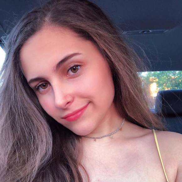 Profile Picture of Jaclyn grace Fraser (@jaclynfraser7) on Poshmark