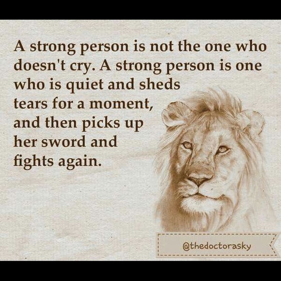 Profile Picture of Lori Crowson (@lorimiranda05) on Poshmark