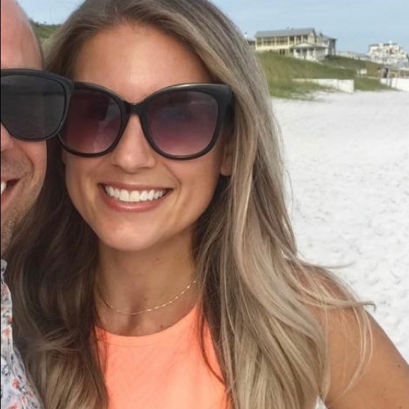Profile Picture of Maxine Mcclure (@vmdounis) on Poshmark