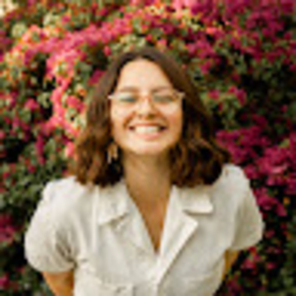 Profile Picture of Allie Fryar (@allie_fryar) on Poshmark