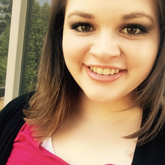 Casey Mcguire - Poshmark Profile Picture of Casey Mcguire (@caseymcguire109) on Poshmark